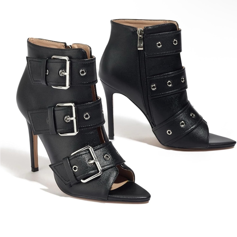 Stylish Black Buckle Ankle Boots Black bratz doll heels ( worn once )